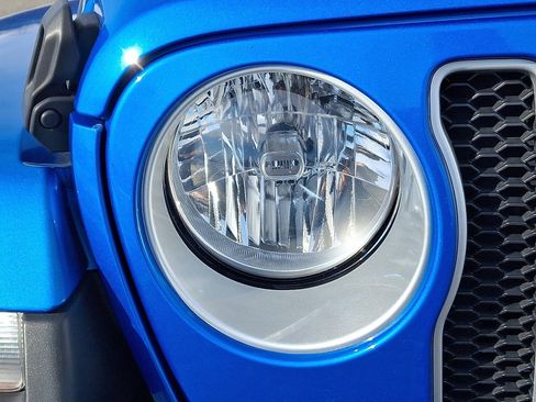 Used 2021 Jeep Wrangler Unlimited Sahara AWD/4WD image 9