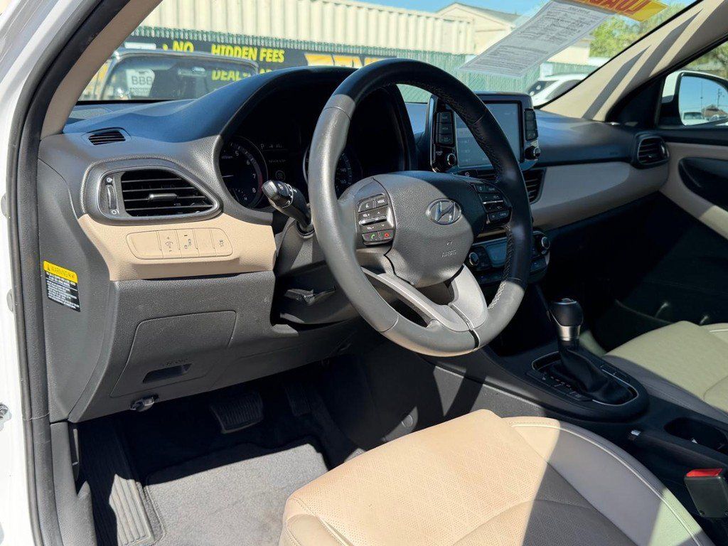 Used 2020 Hyundai Elantra GT w/ Style Package 02 FWD image 16