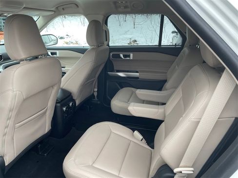 Used 2023 Ford Explorer XLT w/ Equipment Group 202A image 14