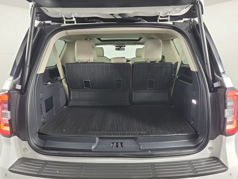 Used 2023 Ford Expedition Max Platinum RWD image 8