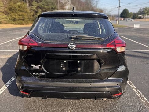 Used 2022 Nissan Kicks S FWD image 7