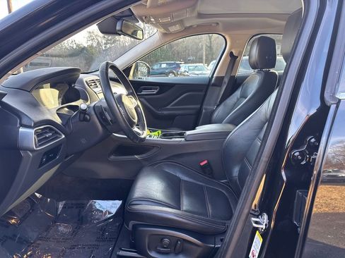 Used 2017 Jaguar F-PACE Prestige image 11