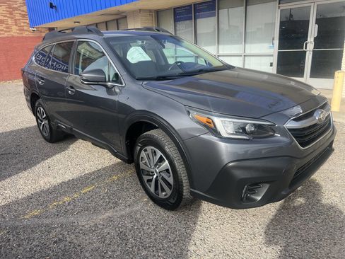 Used 2022 Subaru Outback Premium image 2