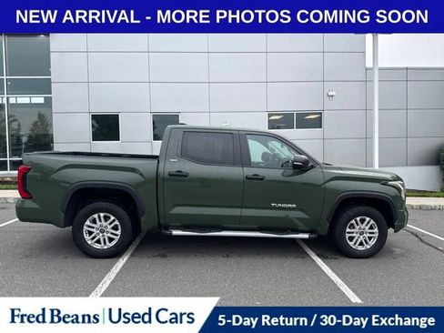 Used 2022 Toyota Tundra SR5 w/ SR5 Convenience Package AWD/4WD image 3