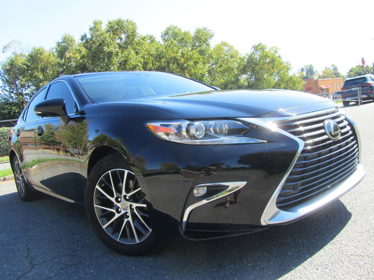 Used 2016 Lexus ES 350 w/ Luxury Package w/Wood Trim FWD image 2