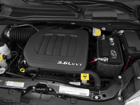 Used 2016 Dodge Grand Caravan R/T FWD image 16