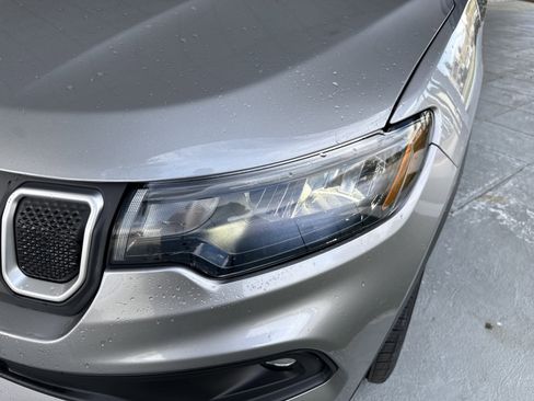 Used 2022 Jeep Compass Latitude image 5