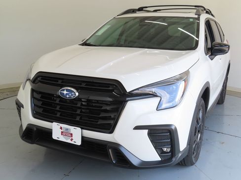 Certified 2025 Subaru Ascent Bronze Edition AWD/4WD image 8