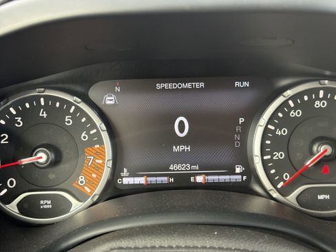 Used 2023 Jeep Renegade Latitude AWD/4WD image 15