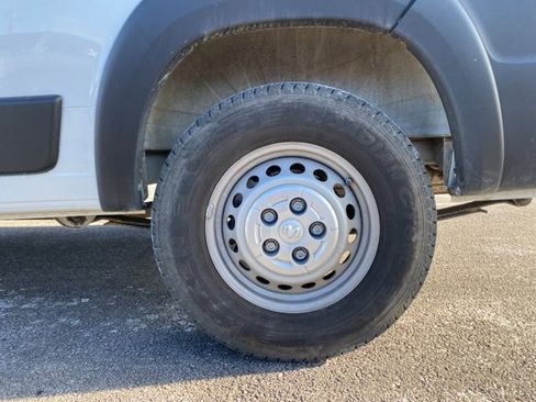 Used 2024 RAM ProMaster 2500 w/ Convenience Group image 5