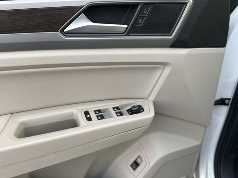 Used 2018 Volkswagen Atlas SE w/ R-Line Package AWD/4WD image 19
