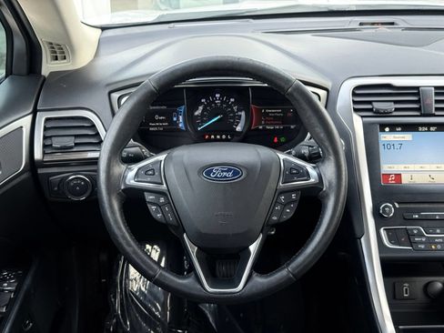 Used 2018 Ford Fusion SE w/ Equipment Group 602A FWD image 25