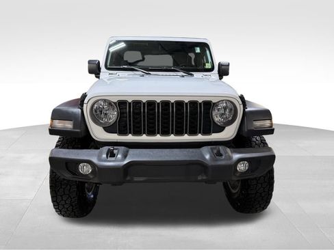 Used 2025 Jeep Wrangler Sport image 9