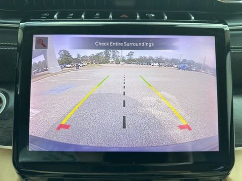 Used 2022 Jeep Grand Cherokee Limited image 16