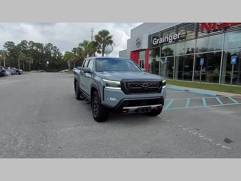 Used 2024 Nissan Frontier PRO-4X w/ Pro Premium Package image 18