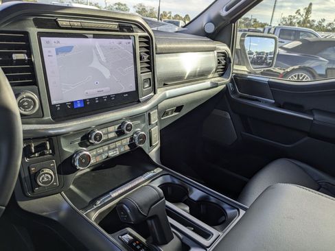 Used 2025 Ford F150 Lariat w/ Equipment Group 501A Mid image 29