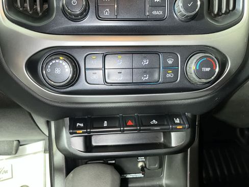 Used 2022 Chevrolet Colorado LT w/ Fleet Safety Package RWD image 21