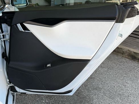 Used 2021 Tesla Model S Performance image 38