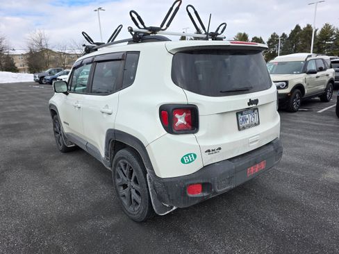Used 2018 Jeep Renegade Altitude image 3