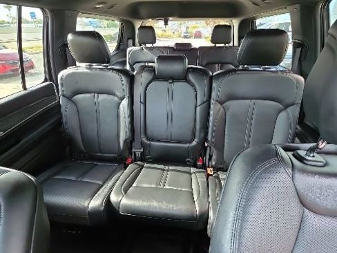 Used 2022 Jeep Wagoneer Series III RWD image 22