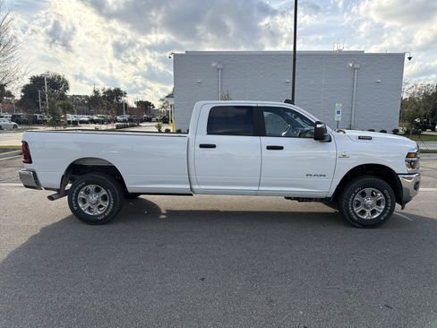 Used 2025 RAM 3500 Big Horn AWD/4WD image 9