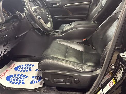 Used 2018 Toyota Highlander Limited Platinum AWD/4WD image 8