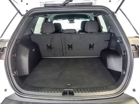 Certified 2025 Chevrolet Equinox LT AWD/4WD image 28