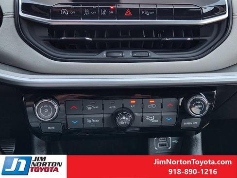 Used 2025 Jeep Compass Limited AWD/4WD image 19