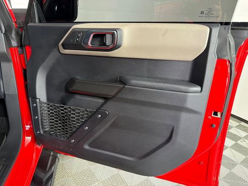 Used 2024 Ford Bronco Wildtrak image 15