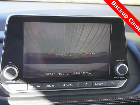 Used 2024 Nissan Rogue SV image 24