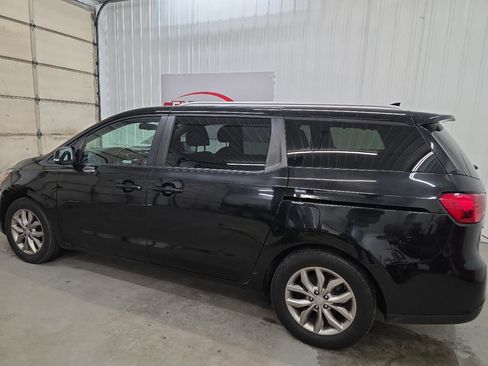 Used 2019 Kia Sedona EX image 6