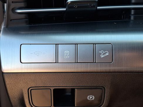 Used 2025 Hyundai Kona SEL FWD image 26