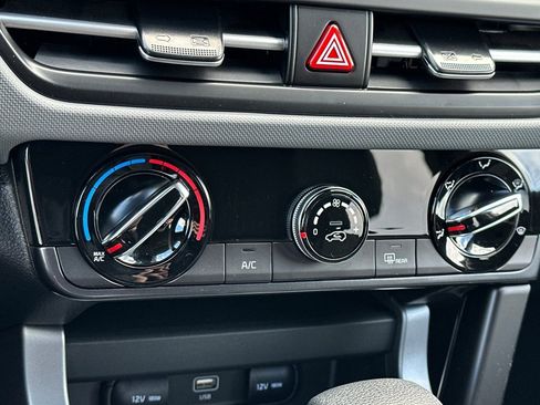 New 2026 Kia Seltos LX image 16