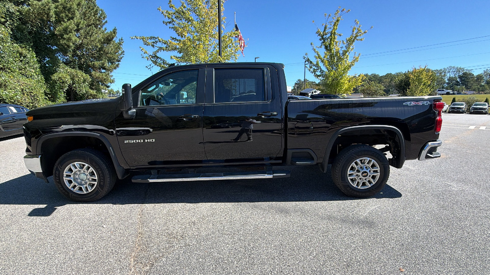 Used 2025 Chevrolet Silverado 2500 LT w/ Convenience Package AWD/4WD image 11