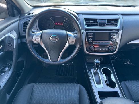 Used 2018 Nissan Altima 2.5 SV FWD image 18