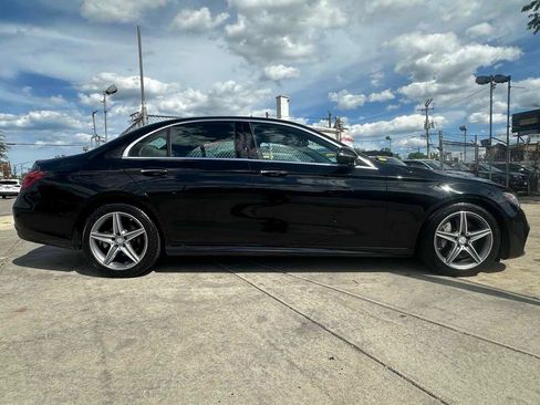 Used 2017 Mercedes-Benz E 300 4MATIC image 4