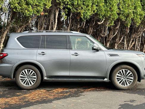 Used 2022 Nissan Armada SL w/ Captain's Chairs Package image 3