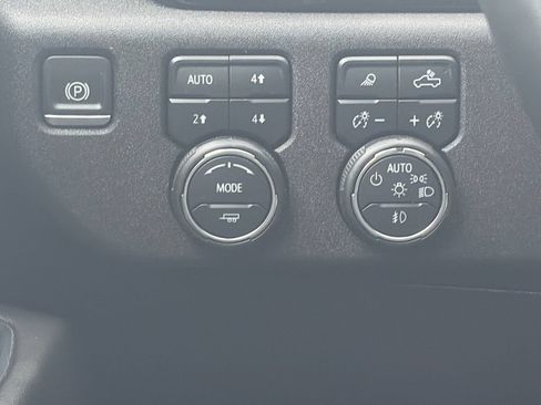 Certified 2025 Chevrolet Silverado 2500 LTZ w/ LTZ Plus Package AWD/4WD image 22