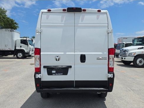 Used 2025 RAM ProMaster 2500 w/ Convenience Group FWD image 6