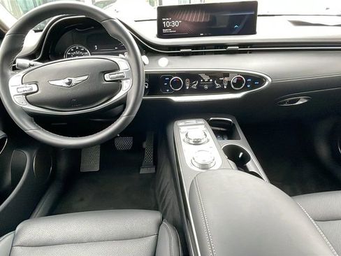 Used 2025 Genesis GV70 2.5T image 17