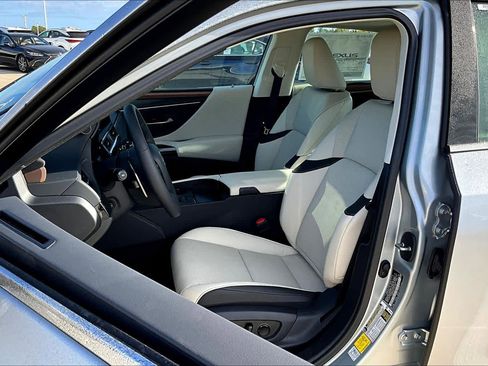New 2025 Lexus ES 350 w/ Premium Package image 17