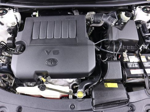 Used 2015 Toyota Avalon Limited FWD image 45