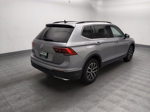 Used 2021 Volkswagen Tiguan SE w/ Panoramic Sunroof Package AWD/4WD image 9