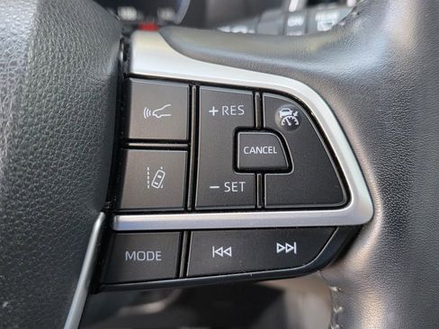 Used 2023 Toyota Highlander Limited image 29