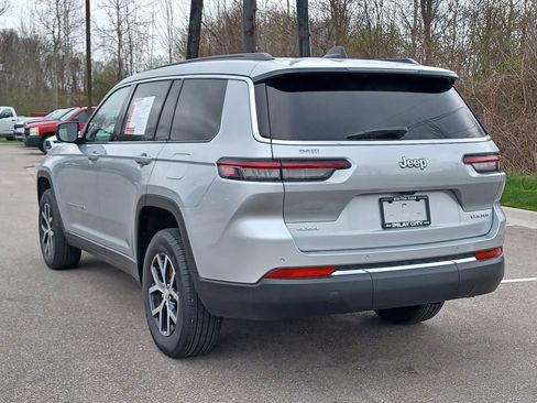 Used 2024 Jeep Grand Cherokee L Limited AWD/4WD image 3