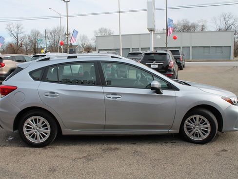 Used 2017 Subaru Impreza 2.0i Premium image 6