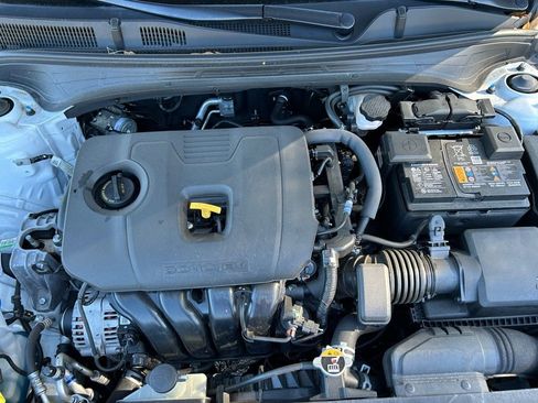 Used 2024 Kia Forte LXS w/ LXS Technology Package image 11