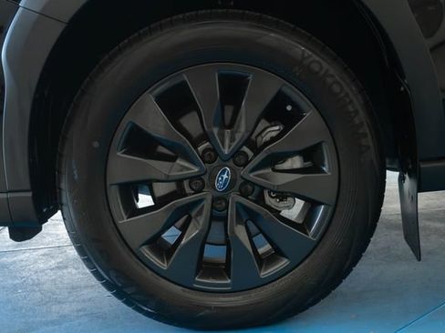 Used 2024 Subaru Outback Onyx Edition XT AWD/4WD image 2