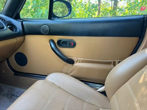 Used 1995 MAZDA MX-5 Miata RWD image 9