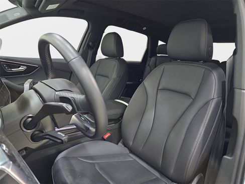 Certified 2025 Audi Q7 2.0T Premium Plus w/ Premium Plus Package image 16